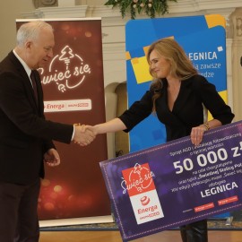 powiększ zdjęcie: Legnica nagrodzona w konkursie na Świetlną Stolicę Polski