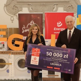 powiększ zdjęcie: Legnica nagrodzona w konkursie na Świetlną Stolicę Polski