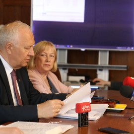 powiększ zdjęcie: Prezydenyt Tadeusz Krzakowski podsumował swoją prezydenturę