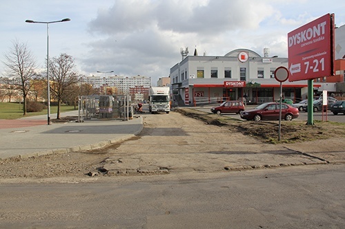 Kostka zamiast asfaltu na Osi Kartuskiej