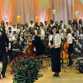 Tłumy mieszkańców na młodzieżowym Koncercie Noworocznym. Poznaliśmy Legnicką Książkę Roku 2013