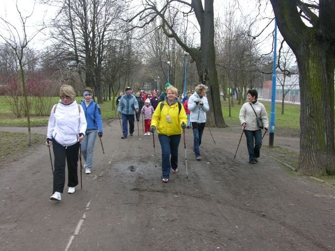 I Parkowy Marsz z Kijami Nordic Walking
