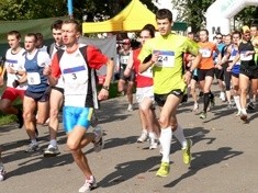 Setki osób wystartowały w XXIV Biegu Lwa Legnickiego