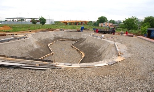 Co słychać na budowie skateparku?