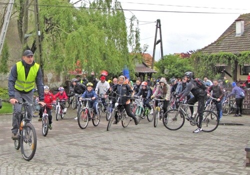 Rowerzyści na szlaku Czyngis Chana