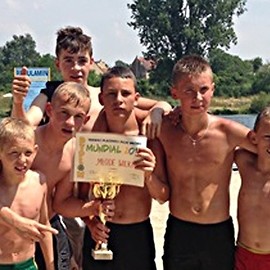 Mundialowa piłka nożna na plaży Kormorana