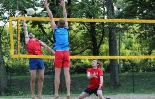 Plażowa siatkówka na Kormoranie