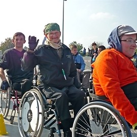 Niepełnosprawni na skateparku