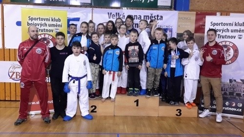 Siedem medali na początek sezonu