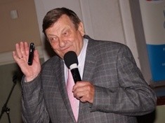 Generał Hermaszewski wśród legnickich uczniów