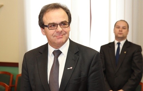 Z prac Rady Miejskiej Legnicy: - kolejne impulsy rozwojowe dla Kartuz i Piekar B, ...