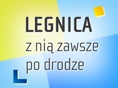 Parada ulicami świeżo odrestaurowanego obszaru ul. Henryka Pobożnego w Legnicy