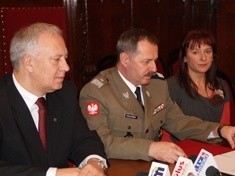 VII Liceum Ogólnokształcące w Legnicy i X Brygada Kawalerii Pancernej w ...