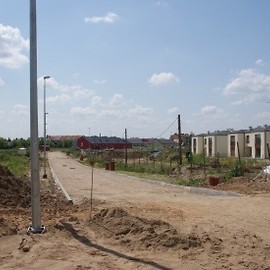 Ulica Okulickiego w budowie. Inwestowanie w drogi na Piekarach B rozwija budownictwo mieszkaniowe