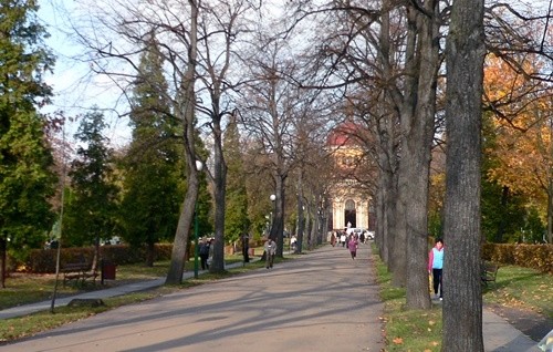 Organizacja ruchu w rejonie cmentarza w dniu Wszystkich Świętych