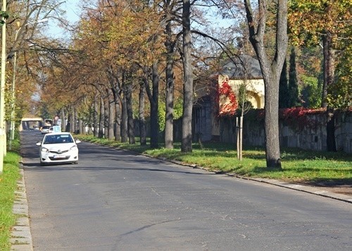 Organizacja ruchu w rejonie cmentarza w dniu Wszystkich Świętych