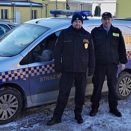 Straż Miejska i Policja pomagają bezdomnym