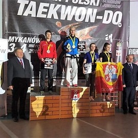 powiększ zdjęcie: Deszcz medali legnickich taekwondoków w Pucharze Polski