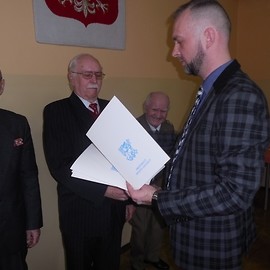powiększ zdjęcie: Dzień Kobiet i jubileusze u Weteranów Pracy