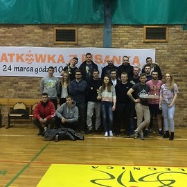 powiększ zdjęcie: Siatkówka z pisanką. Turniej w świątecznym nastroju