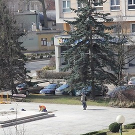 Cokół Pomnika Wdzięczności już  rozebrany