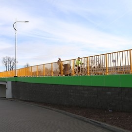 Złodzieje ukradli urządzenia do podświetlania mostu