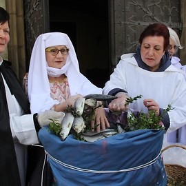 powiększ zdjęcie: Legnicka tradycja. Jałmużniczy chleb, śledź i grosz