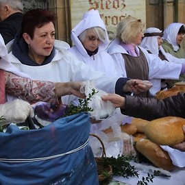 Legnicka tradycja.  Jałmużniczy chleb, śledź i grosz