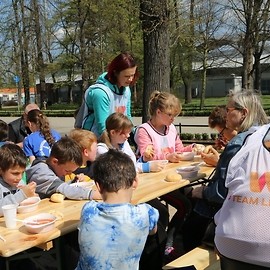 powiększ zdjęcie: Ludzie ekopozytywni