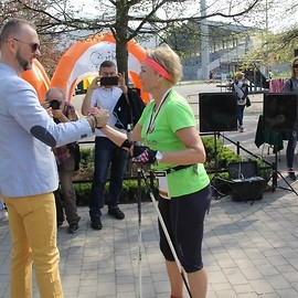 powiększ zdjęcie: Malownicze mistrzostwa miłośników chodzenia z kijkami