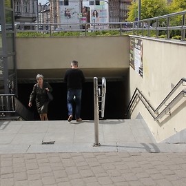 powiększ zdjęcie: Graficiarze malują, a my za to słono płacimy