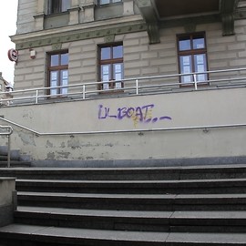 powiększ zdjęcie: Graficiarze malują, a my za to słono płacimy