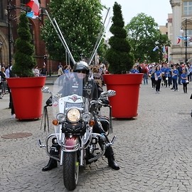 powiększ zdjęcie: 2 dzień Majówki. Jedyna taka biała-czerwona, polonez i Pan Tadeusz