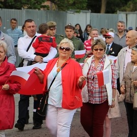 powiększ zdjęcie: 2 dzień Majówki. Jedyna taka biała-czerwona, polonez i Pan Tadeusz