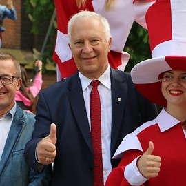 powiększ zdjęcie: 2 dzień Majówki. Jedyna taka biała-czerwona, polonez i Pan Tadeusz