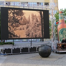 powiększ zdjęcie: 2 dzień Majówki. Jedyna taka biała-czerwona, polonez i Pan Tadeusz
