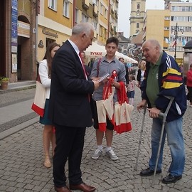 powiększ zdjęcie: Trzeci dzień Majówki. Konstytucja, skansen historyczny i rajd rowerowy