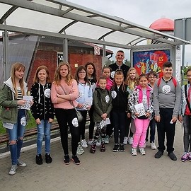 powiększ zdjęcie: Rozśpiewane pociągi i autobusy promują 49. Ogólnopolski Turniej Chórów Legnica Cantat