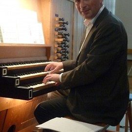 powiększ zdjęcie: Artysta ze Szwajcarii zainauguruje we wtorek Legnickie Wieczory Organowe