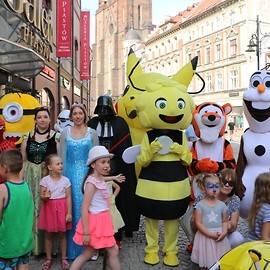 powiększ zdjęcie: Setki dzieci na czwartych urodzinach Julka