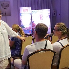 powiększ zdjęcie: Sztuka wychowywania dzieci. Spotkanie z Supernianią