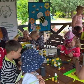powiększ zdjęcie: Mali ogrodnicy stworzyli niezwykłe ogródki w palmiarni