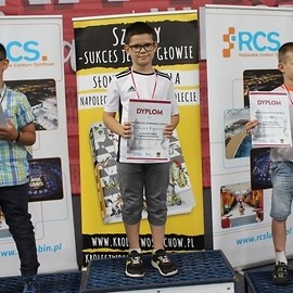 powiększ zdjęcie: Złote medale legnickich szachistów na turnieju w Lubinie