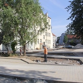 powiększ zdjęcie: Rewitalizacja kamienic, podwórek i budowa centrum integracji