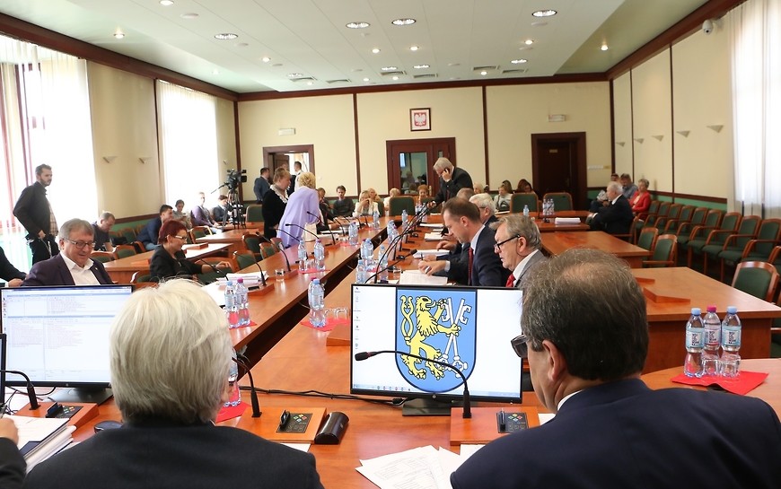 Więcej pieniędzy na inwestycje i ogrzewanie ekologiczne