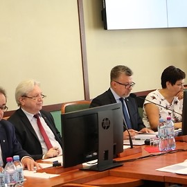 powiększ zdjęcie: Więcej pieniędzy na inwestycje i ogrzewanie ekologiczne