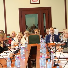 powiększ zdjęcie: Więcej pieniędzy na inwestycje i ogrzewanie ekologiczne