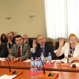 powiększ zdjęcie: Więcej pieniędzy na inwestycje i ogrzewanie ekologiczne
