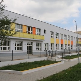 powiększ zdjęcie: Nowe przedszkole i żłobek przy ul. Krzemienieckiej już prawie gotowe