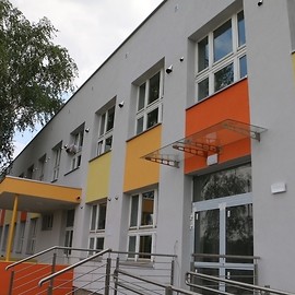 powiększ zdjęcie: Nowe przedszkole i żłobek przy ul. Krzemienieckiej już prawie gotowe